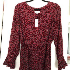 Leopard print tie waist dress in red